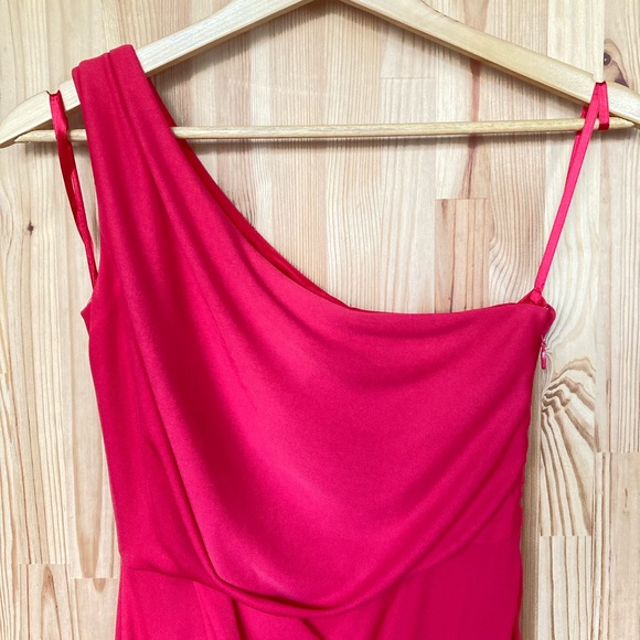 BCBG MaxAzria one-shoulder red evening gown (XS) - Picture 2 of 7